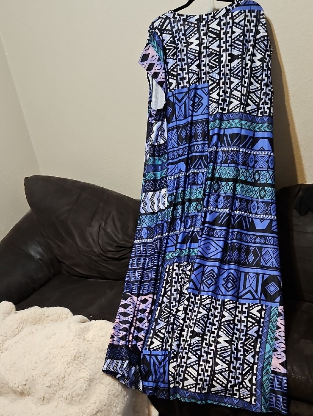 Reborn Blue Patterned V-Neck Maxi Dress with Pink Accents - Picture 5 of 8